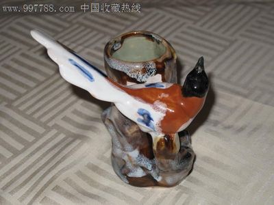 宜昌窯變瓷喜鵲登梅筆筒 老工藝美術(shù)品的靈動(dòng)之美