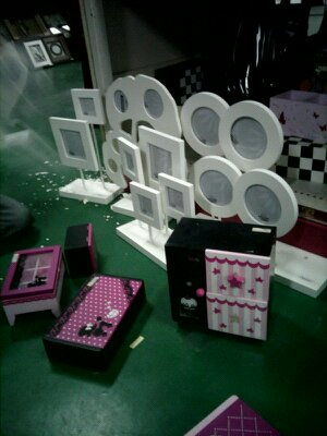 匠心獨(dú)運(yùn)，低價(jià)珍藏 實(shí)木相框與工藝擺掛件清倉(cāng)特惠